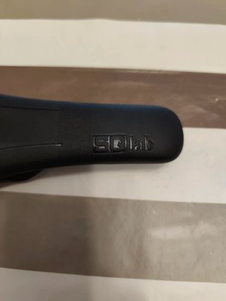 Sillín SQlab 612 Ergowave R Carbon 140 mm