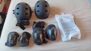 Protecciones Patines Talla S (Casco y Rodilleras)