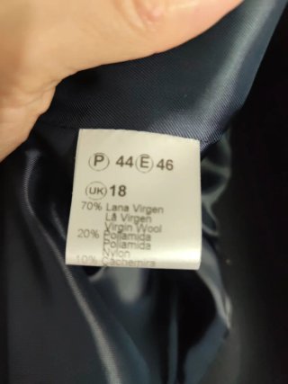 Chaquetón con capucha muy calentito como nuevo