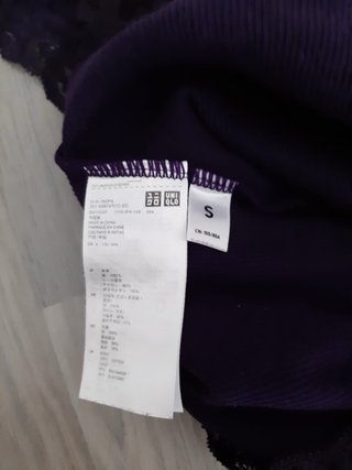 Camiseta tirantes UNIQLO morada talla S