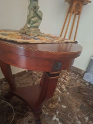 Mesa auxiliar redonda de madera