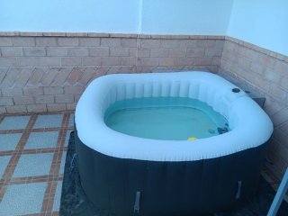 Jacuzzi hinchable AREBOS
