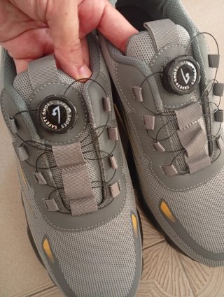 Botas de trabajo punta metálica.
