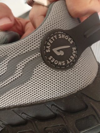 Botas de trabajo punta metálica.