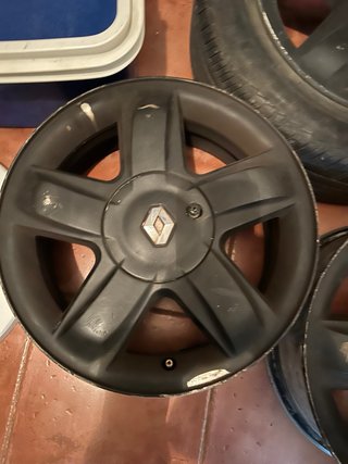 3 Llantas Renault Clio II (2001)