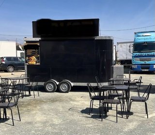 Se ALQUILA FOOD TRUCK