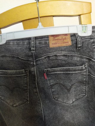 Pantalones vaqueros grises