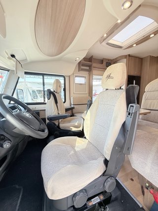 Autocaravana Integral/isla Rapido 881F/2014