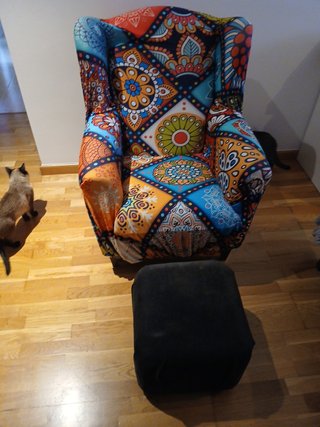 Sillón individual, con reposapies gratis.