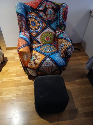 Sillón individual, con reposapies gratis.
