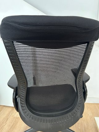 Silla de oficina ergonómica negra
