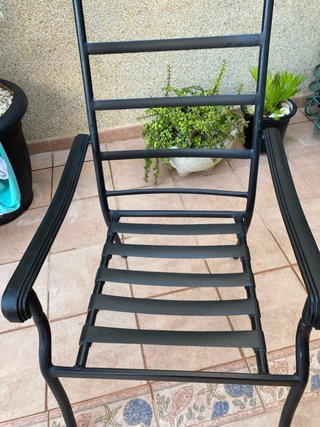 Sillones de exterior beige y negro