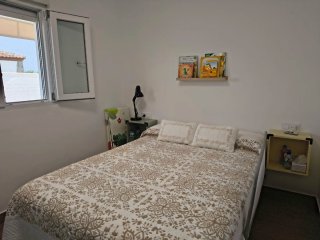 Alquilo parcela con casa