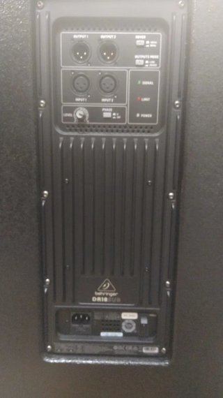 Pareja Subwoofer Activo Behringer DR18SUB