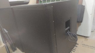 Pareja Subwoofer Activo Behringer DR18SUB
