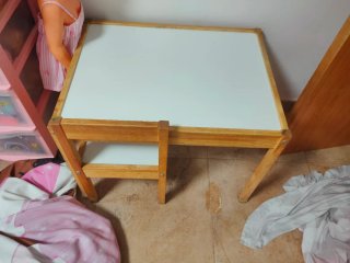 Mesa infantil  y silla