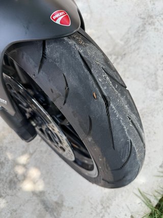 Ducati Monster 821 black edition