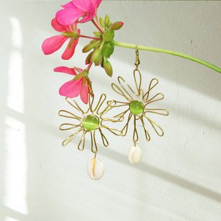 Pendientes flor concha y piedra verde