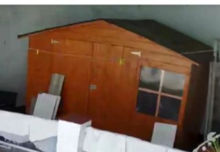 Caseta de madera grande, 184 de fondo y 244 ancho