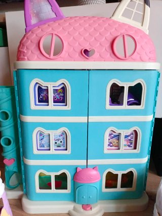 Casa de muñecas Gabby + habitaciones