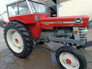 Tractor Rojo