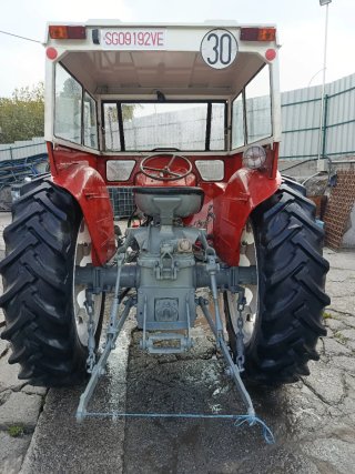 Tractor Rojo