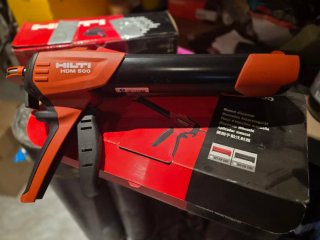 Pistola Hilti HDM 500 para químicos