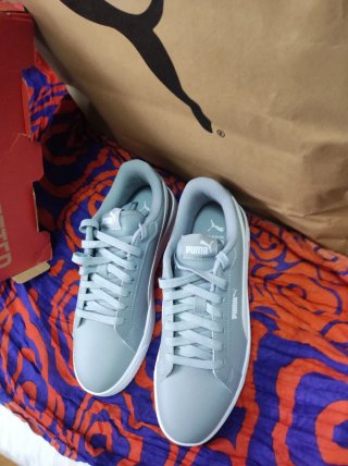 Zapatillas Puma gris logo ala blanca nuevas