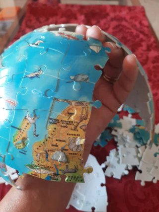 REGALO Puzzle Globo Terráqueo Plástico INCOMPLETO.