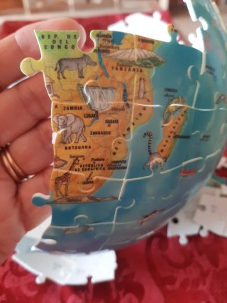 REGALO Puzzle Globo Terráqueo Plástico INCOMPLETO.