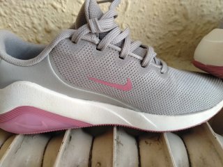 Zapatillas Nike Grises y Rosas