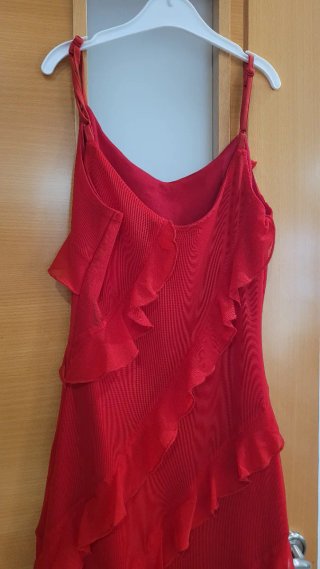 Vestido rojo con volantes nuevo con etiqueta