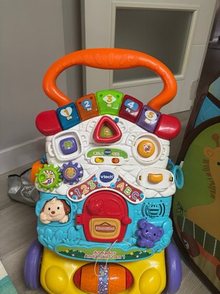 Parque de juegos infantil con bolas