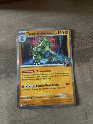 Carta Pokémon Tyranitar del Team Rocket Fase 2