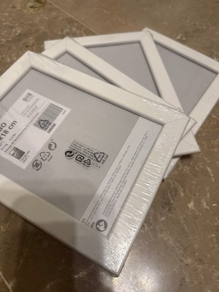 4 Marcos de fotos IKEA FISKBO 13x18 cm envueltos