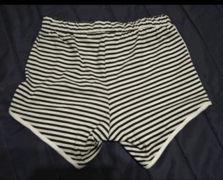 Shorts de niña a rayas