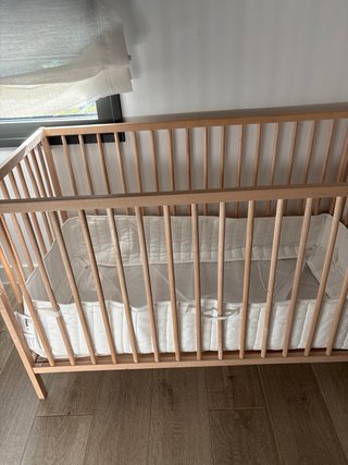 Cuna de madera IKEA