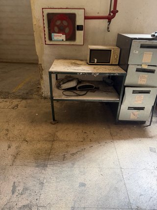 Varias mesas y dif medidas metalicas