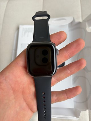 Apple Watch Series 11 + cellular. Como Nuevo.