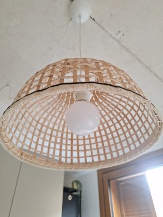 Lámpara de ratán estilo retro