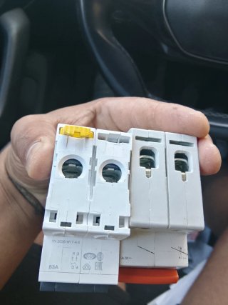 Magneto Térmico Schneider C63 y Legrand C20