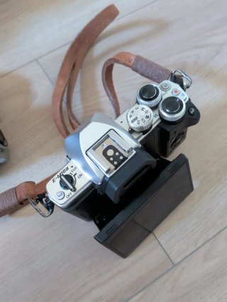 Camara de fotos Olympus E-M10 Mark II + 2 Lentes