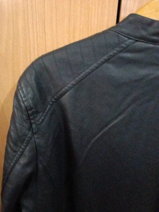 Cazadora efecto piel negra XL