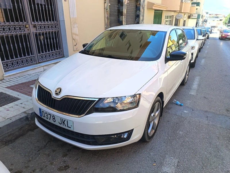 Skoda Rapid 2015 - foto 1