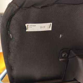 Silla oficina negra ruedas y reposabrazos Ikea