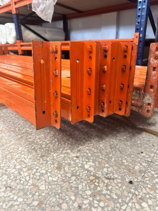 Largueros de estantería naranja 2,25m