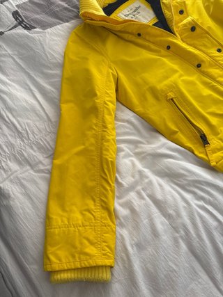 Chaqueta Abercrombie & Fitch Amarilla