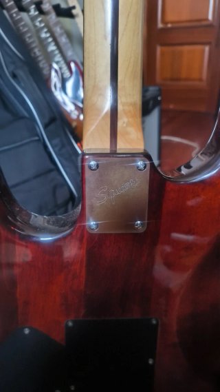 SQUIER OBEY GRAPHIC STRATOCASTER – DUNCAN DESIGNED