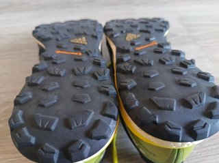 Adidas Zapatillas Negras y Amarillas