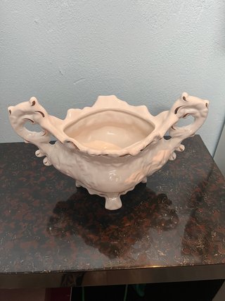 Sopera antigua cerámica beige y dorada